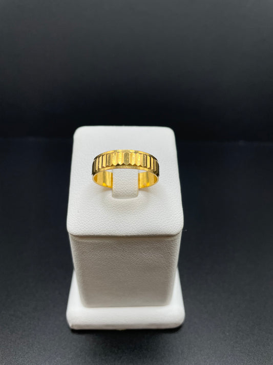 21k Ring - Size 8.5 - 3.7 Grams