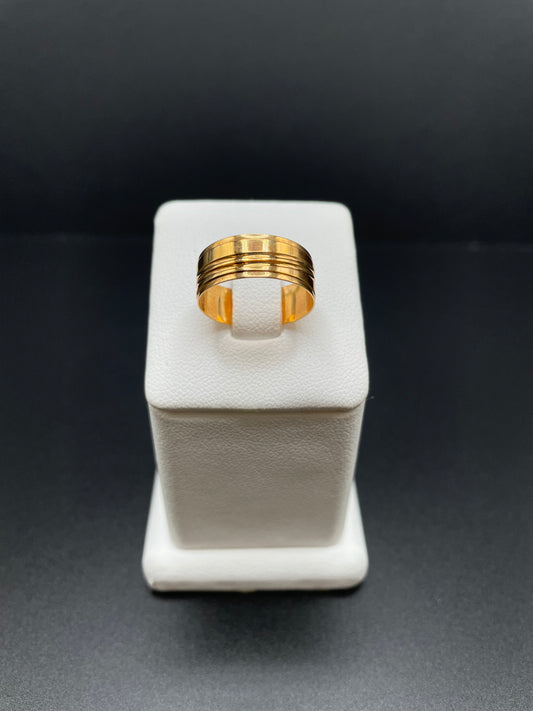 21k Ring - Size 7.5 - 2.3 Grams