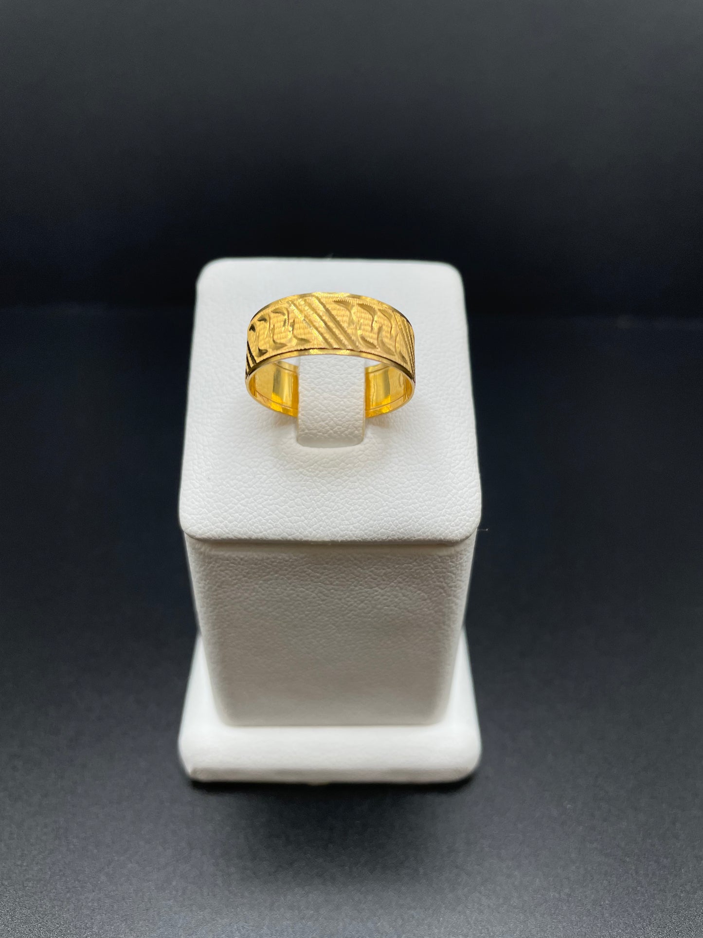 21k Ring - Size 8 - 2.7 Grams