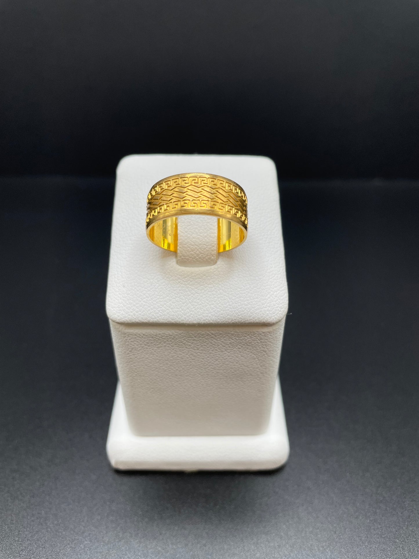 21k Ring - Size 8 - 5.1 Grams