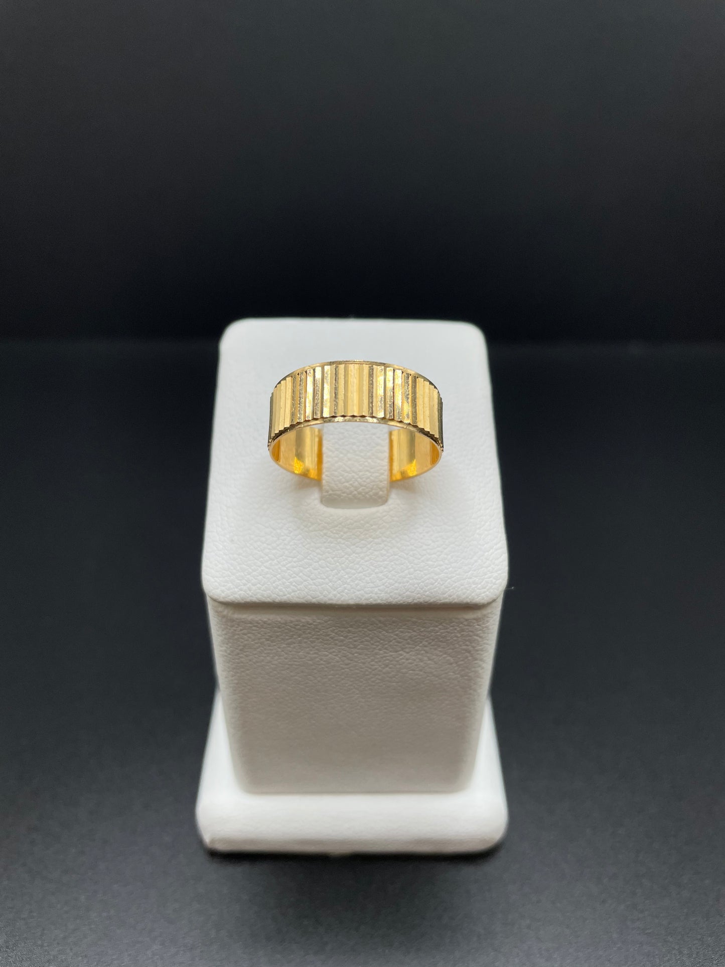 21k Ring - Size 8.5 - 3.2 Grams