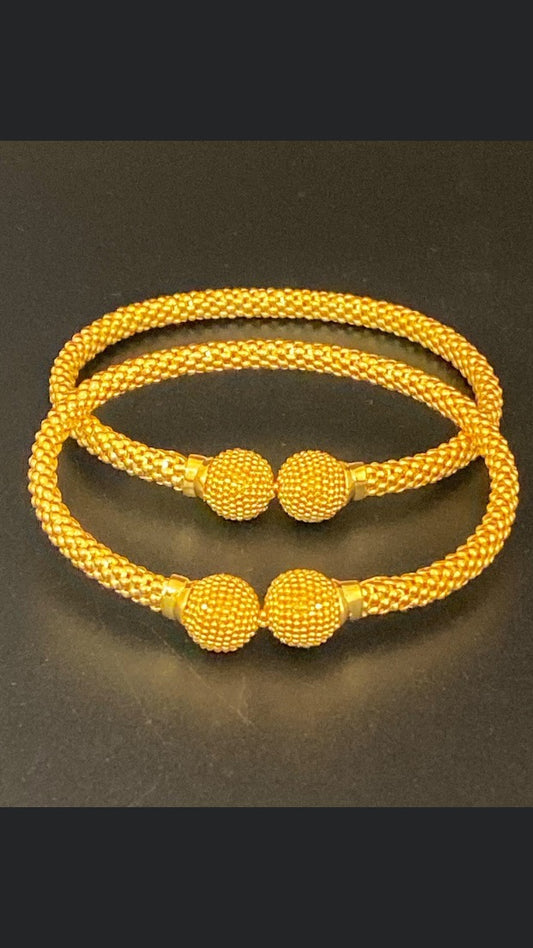 2 piece bangle set - 21k - 40.7 grams