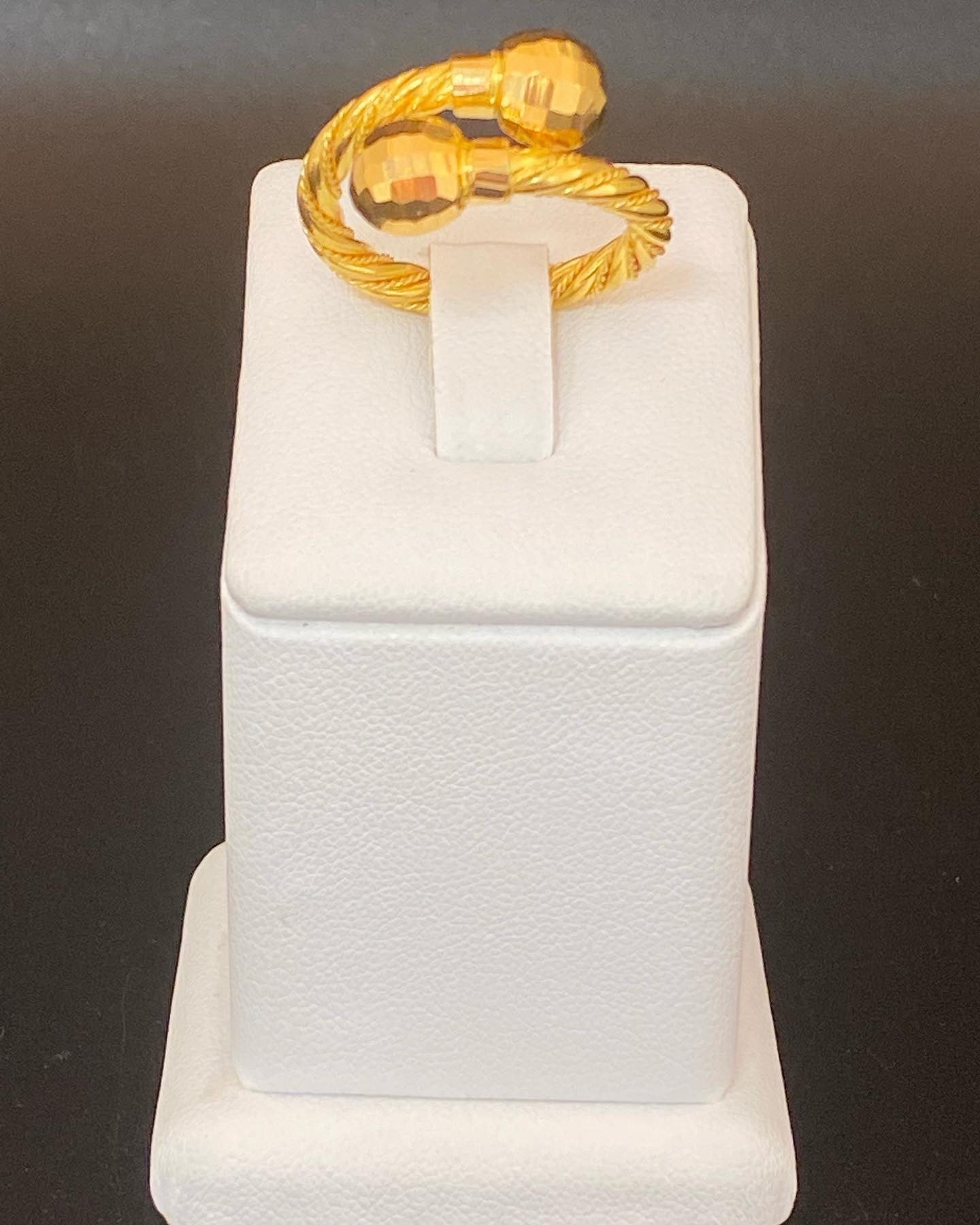 21k Ring - Size 8 - 5.7 Grams