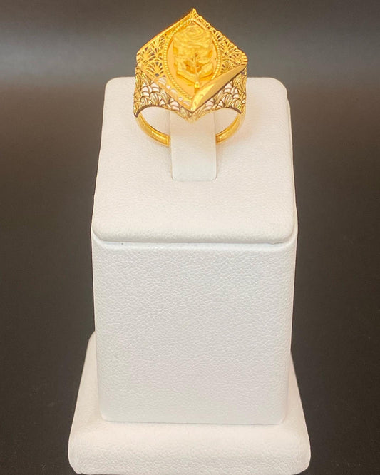 21k Ring - Size 7.5 - 4.0 Grams