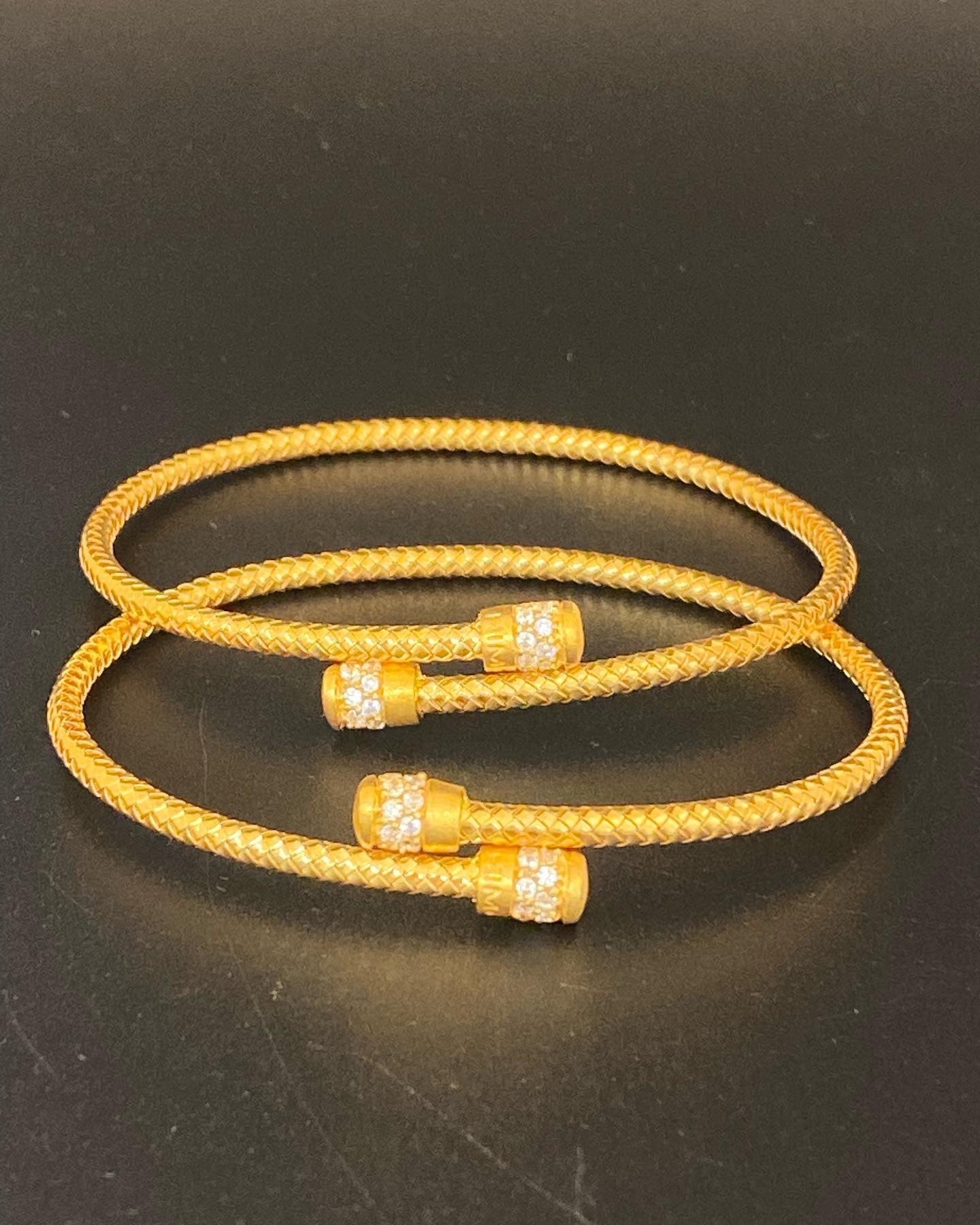 2 Piece Bangle Set - 21k - 23.3 grams