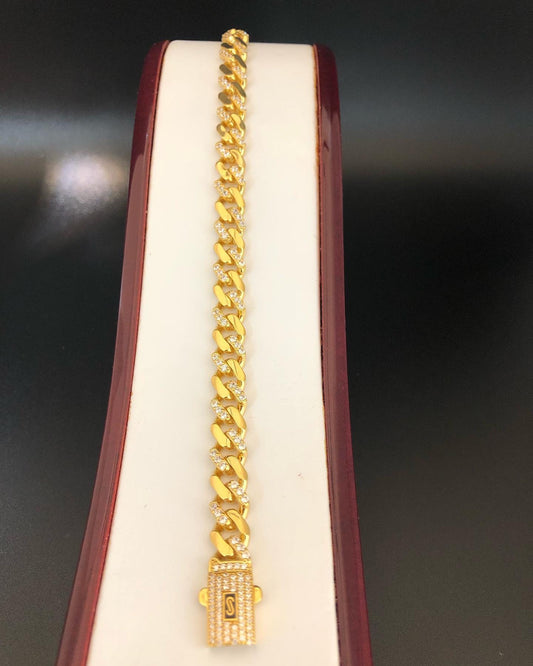 21k Bracelet - 15.7 grams